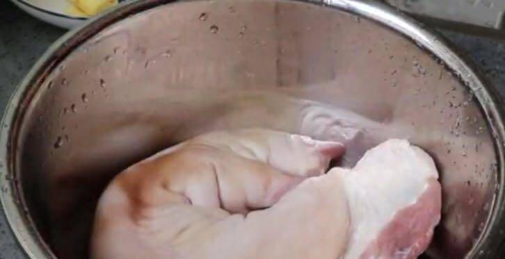 Chỉ cần 1 chiếc móng giò và 1 nắm đậu đỏ, có ngay món ăn đại bổ cho ngày đông lạnh giá - 2