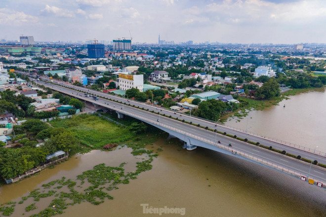 Ấn tượng những cây cầu vượt sông Sài Gòn qua góc máy flycam - 1