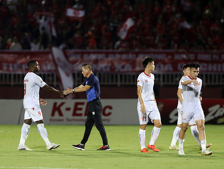 Hải Phòng lên đầu bảng V-League, HLV Chu Đình Nghiêm nói sao về cơ hội vô địch? - 1
