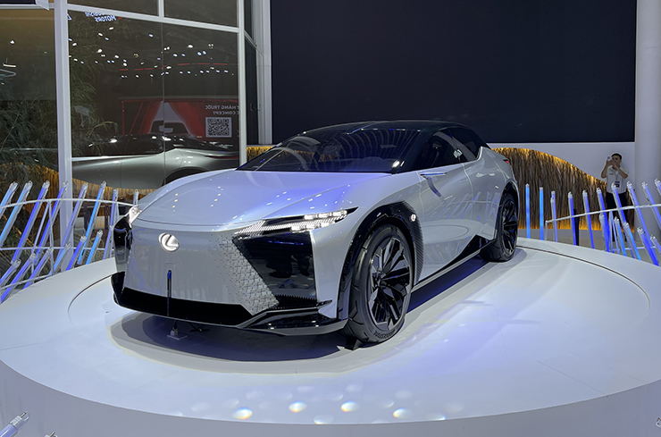 Xe điện ý tưởng Lexus LF-Z Electrified lần đầu tiên xuất hiện tại Việt Nam - 14