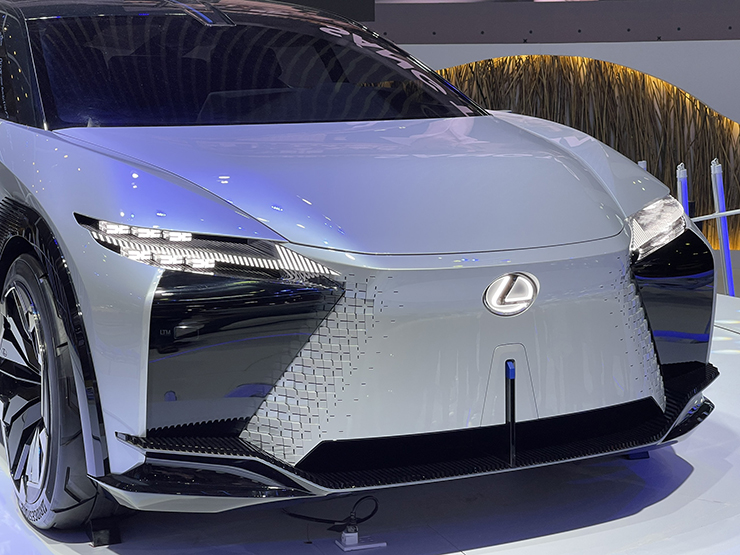 Xe điện ý tưởng Lexus LF-Z Electrified lần đầu tiên xuất hiện tại Việt Nam - 4