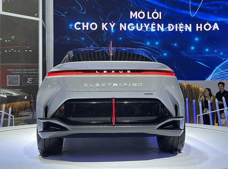 Xe điện ý tưởng Lexus LF-Z Electrified lần đầu tiên xuất hiện tại Việt Nam - 11