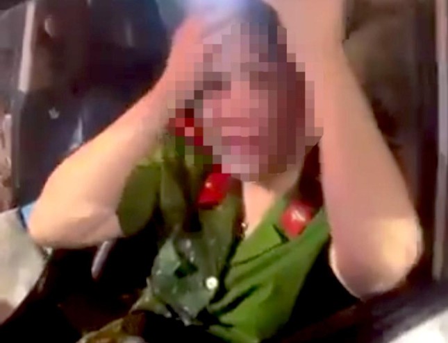 Tin tức 24h qua: Xử lý nghiêm vụ nữ thiếu tá công an say xỉn lái xe gây TNGT - 1