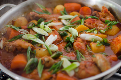 Món ngon cuối tuần: Lạ miệng với gà hầm cay kiểu Hàn Quốc - 6