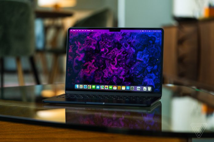 Top laptop "chất" nhất, đáng mua nhất năm nay - 1