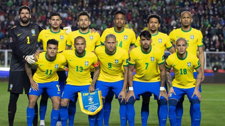 Brazil luôn là một trong những siêu đội hình hàng đầu thế giới và Neymar sinh ra để trở thành nguồn hỗ trợ cho đội tuyển này. Hãy xem hình ảnh để cảm nhận sức mạnh của đội tuyển Brazil và vẻ đẹp của Neymar trên sân cỏ.
