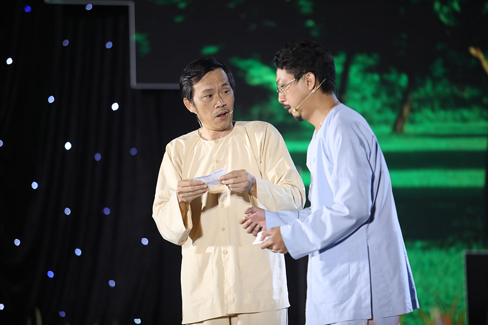 Hoài Linh về Việt Nam diễn show từ thiện, thu 7 tỷ đồng - 1