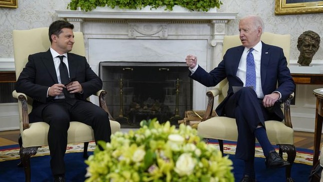 NBC: Tổng thống Biden 'mất bình tĩnh' với ông Zelensky - 1