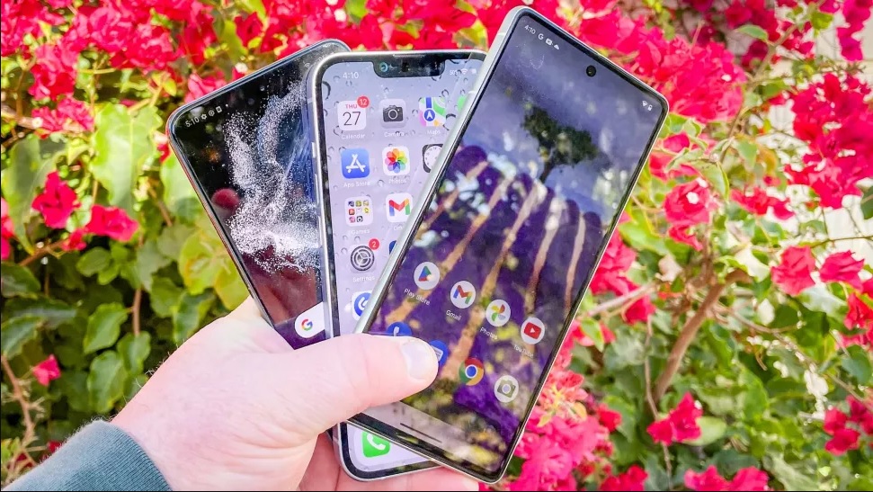 So sánh màn hình bộ ba Pixel 7, iPhone 14 và Galaxy S22