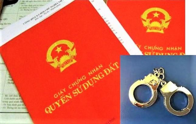 Bắt khẩn cấp nữ &#39;doanh nhân&#39; bất động sản liên quan đường dây làm ‘sổ đỏ’ nhanh ở Đắk Nông - 1