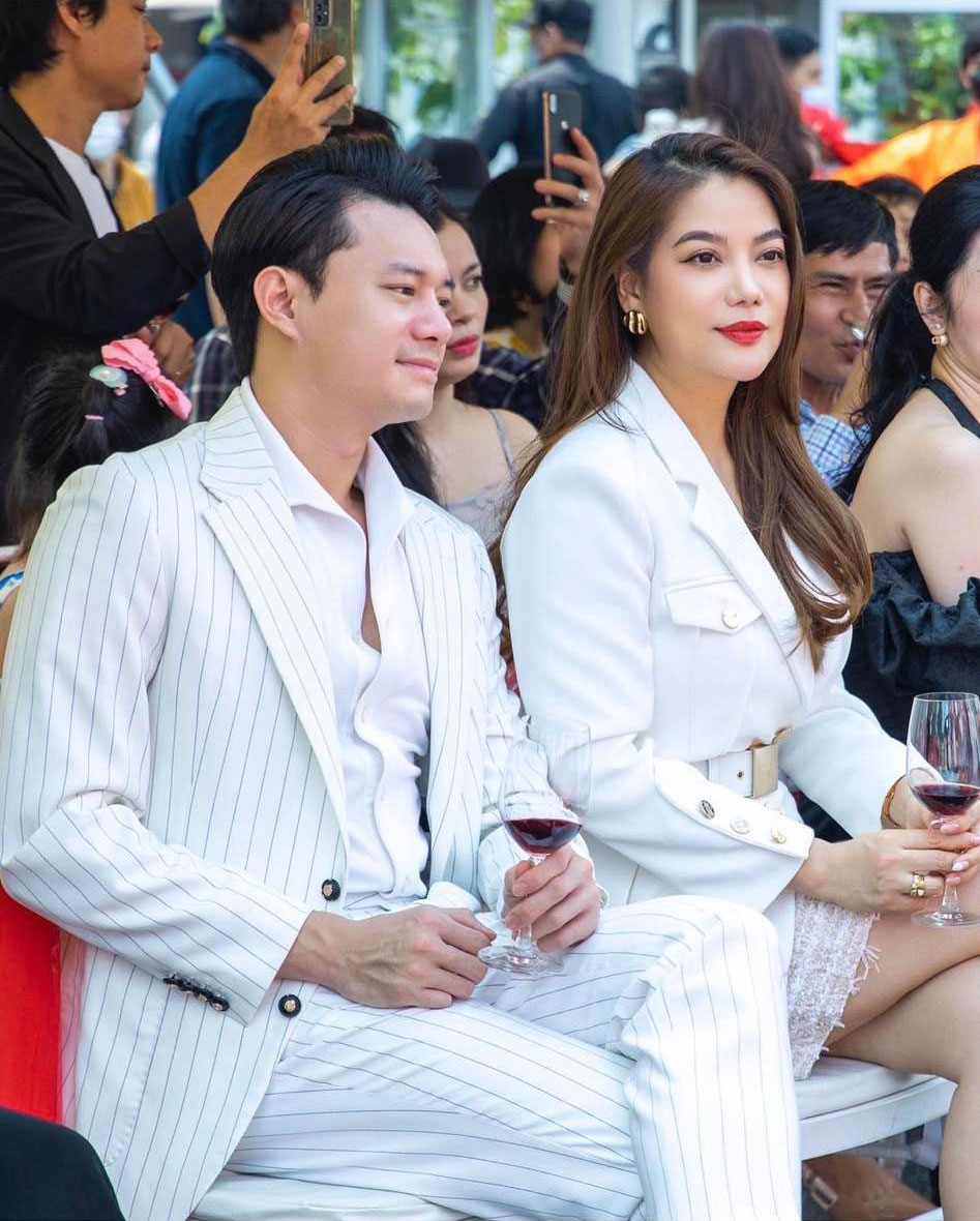 Trương Ngọc Ánh trẻ đẹp mặn mà, không hề lép vế khi đi cạnh bạn trai kém 14 tuổi - 2