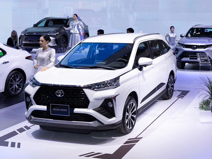 Toyota Veloz Cross bản lắp ráp sắp ra mắt khách hàng Việt, giá bán không đổi