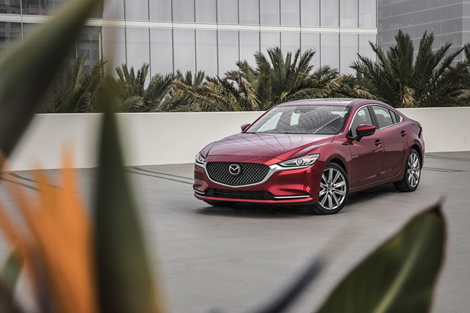 Giá xe Mazda6 tháng 11/2022, ưu đãi tới 80 triệu đồng tùy phiên bản