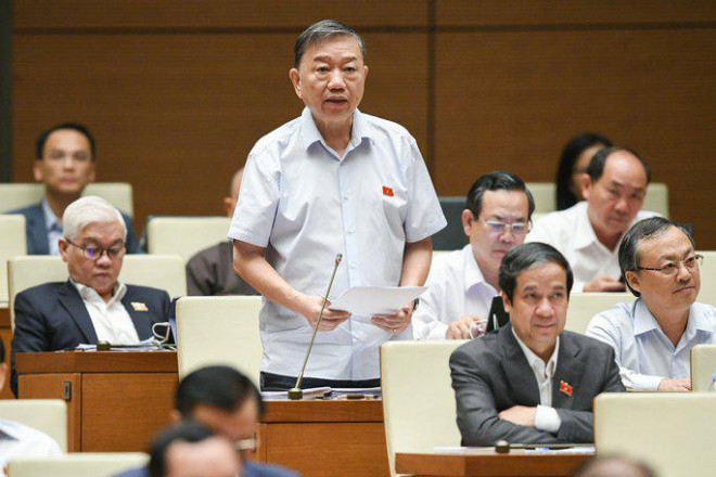 Bộ trưởng Tô Lâm nói về bỏ sổ hộ khẩu giấy từ cuối năm 2022 - 1