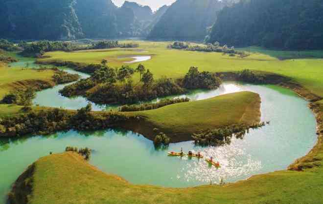Chiêm ngưỡng vẻ đẹp bình yên của 4 thảo nguyên tại Việt Nam - 1