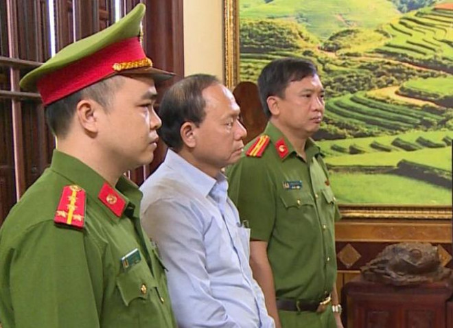 Phó chủ tịch Hội Nông dân tỉnh Thanh Hóa bị đình chỉ sinh hoạt Đảng