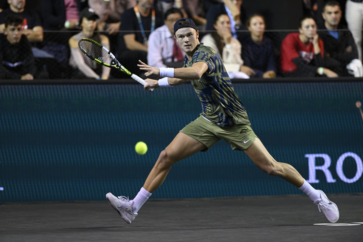 video tennis alcaraz rune set  bat ngo bo cuoc giua chung tu ket