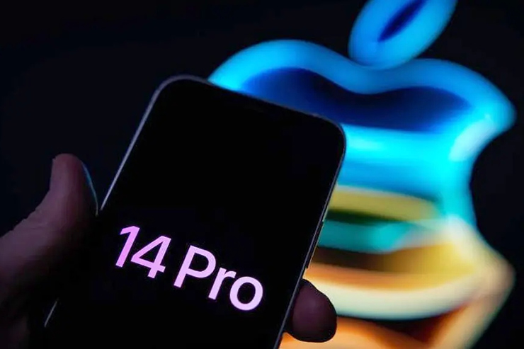 Nghi vấn iPhone 14 Pro có thể truyền điện khi đang sạc pin - 1