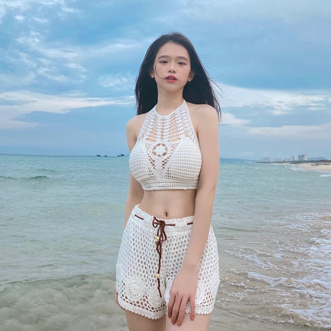 Linh Ka tự tin với “body vàng” ở tuổi 20, thoải mái diện từ kín đến hở đều đẹp - 5