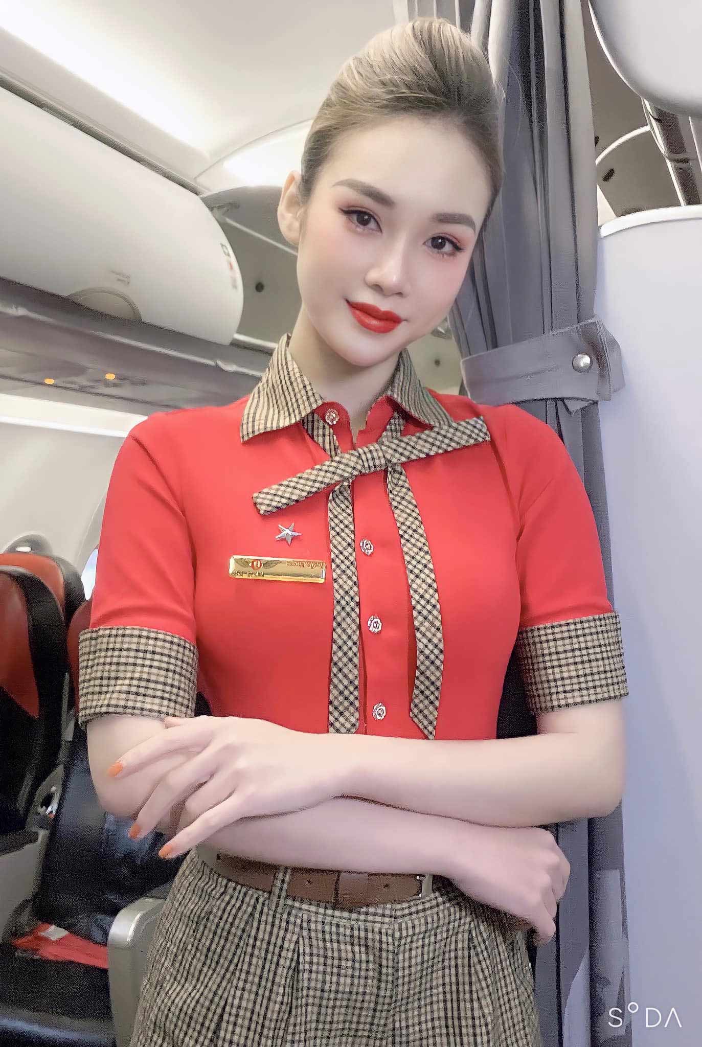 Tiếp viên hàng không Vietjet gây chú ý ở “Nóng cùng World Cup 2022” vì xinh xuất sắc - 1