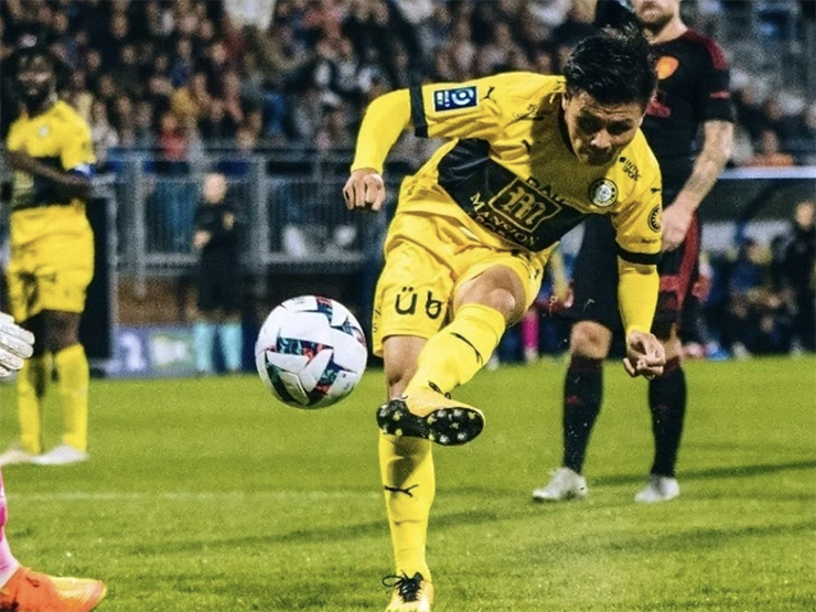 Quang Hải ghi hat-trick & 3 kiến tạo cho Pau FC - 1