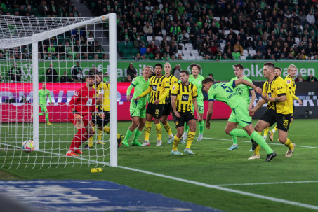 Video bóng đá Wolfsburg - Dortmund: Phung phí cơ hội, trả giá cực đắt (Vòng 14 Bundesliga)