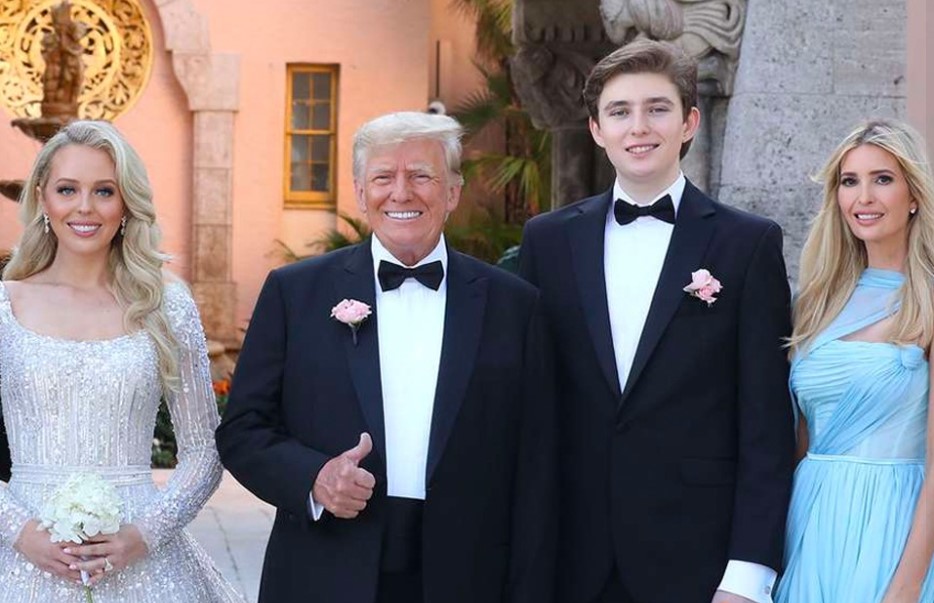 Con út nhà ông Trump nổi bật ở đám cưới chị gái với chiều cao hơn 2m ở tuổi 16 - 1