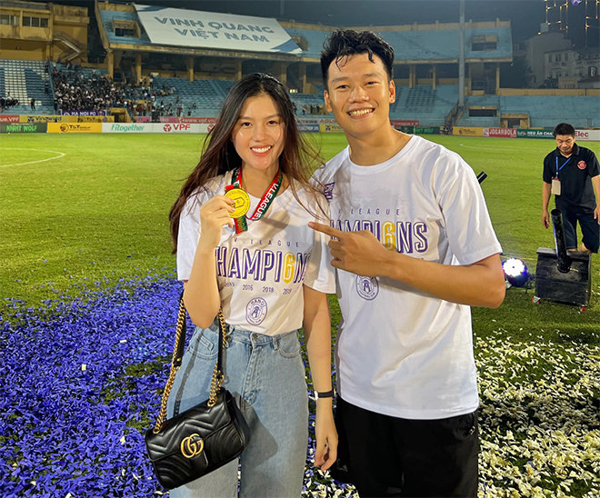 Thành Chung và bà xã Tố Uyên. Nàng Wag nhanh chóng lấy lại dáng sau khi sinh con