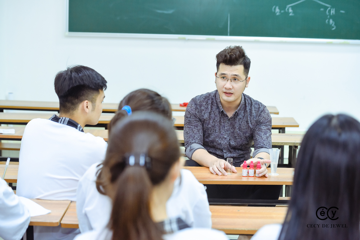 Thầy giáo Dương Hà tiếp tục áp dụng lộ trình ôn thi THPT với học sinh 2005 - 1