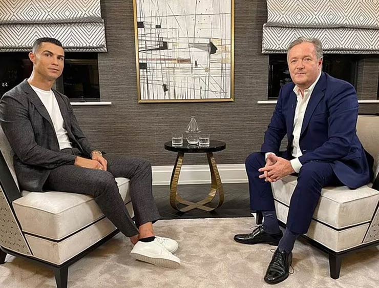 Nhà báo phỏng vấn Ronaldo tiết lộ thêm: Lý do CR7 nghĩ Ten Hag coi thường anh, kế hoạch giải nghệ - 1