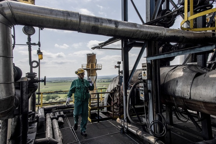 Ukraine ngừng trung chuyển dầu của Nga tới Hungary - 1