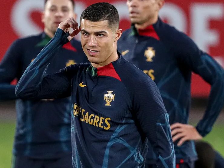 ĐT Bồ Đào Nha đón tin dữ: Ronaldo bỏ tập, lỡ trận ”làm nóng” trước World Cup