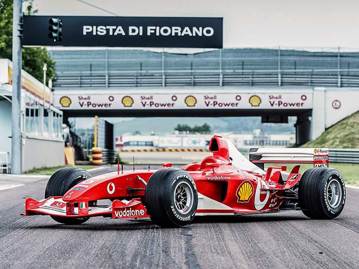 Xe đua Ferrari F2003 của tay lái huyền thoại Michael Schumacher bán đấu giá hơn 370 tỷ đồng