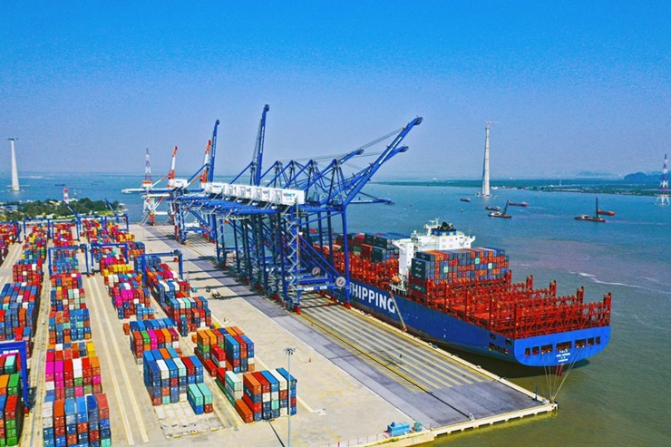 Đây là một trong 3 cảng của Việt Nam vừa lọt top lớn nhất thế giới cùng với cảng Sài Gòn và cảng Cái Mép.
