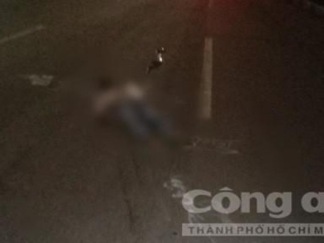 Thanh niên nằm chết trong làn ôtô, chiếc xe máy cách đó 1 cây số