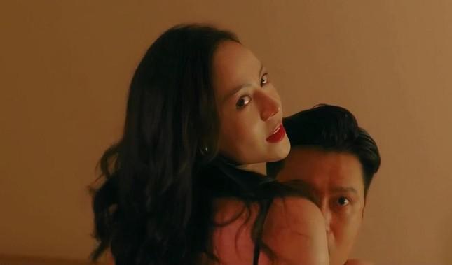 Việt Anh và Huyền Trang tiếp tục đóng cảnh 18+ táo bạo - 1