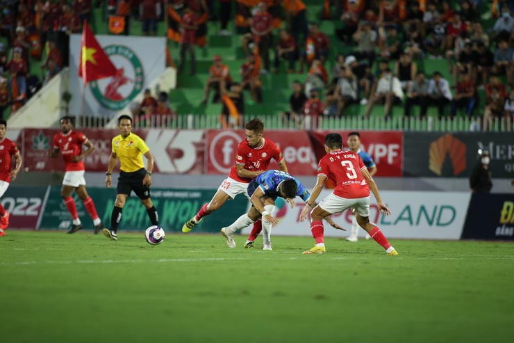 Video bóng đá Bình Định - TP. HCM: Đại tiệc trong hiệp 2, cái kết trọn vẹn (V-League) - 1
