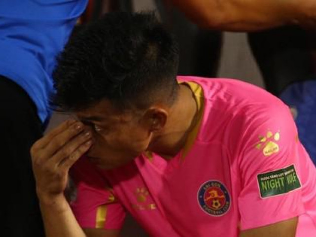 Cầu thủ Sài Gòn FC bật khóc khi phải xuống chơi giải hạng Nhất