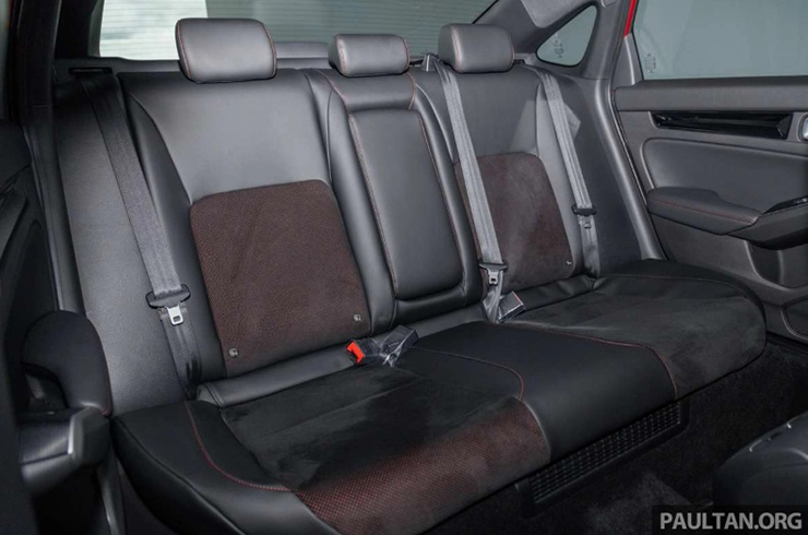 Honda Civic e:HEV 2023 ra mắt, giá quy đổi từ 903 triệu đồng - 13