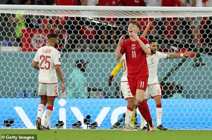 Kết quả bóng đá Đan Mạch - Tunisia: Kịch tính VAR, cột dọc & 2 lần mất bàn thắng (World Cup) - 2