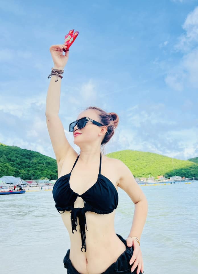 &#34;Cô Xuyến 4 đời chồng&#34; lộ ảnh tay trong tay cùng trai trẻ tại Hàn Quốc - 5