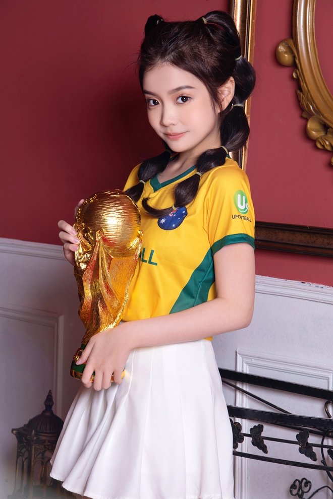 สาวจ้ำม่ำสุดฮอต ขึ้นแท่นสาวงาม บอลโลก สวมเสื้อทีมที่ร้อนที่สุดในโลก - 10
