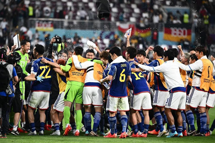 Nhật Bản đánh bại ĐT Đức, mơ vào tứ kết ghi danh lịch sử World Cup - 1