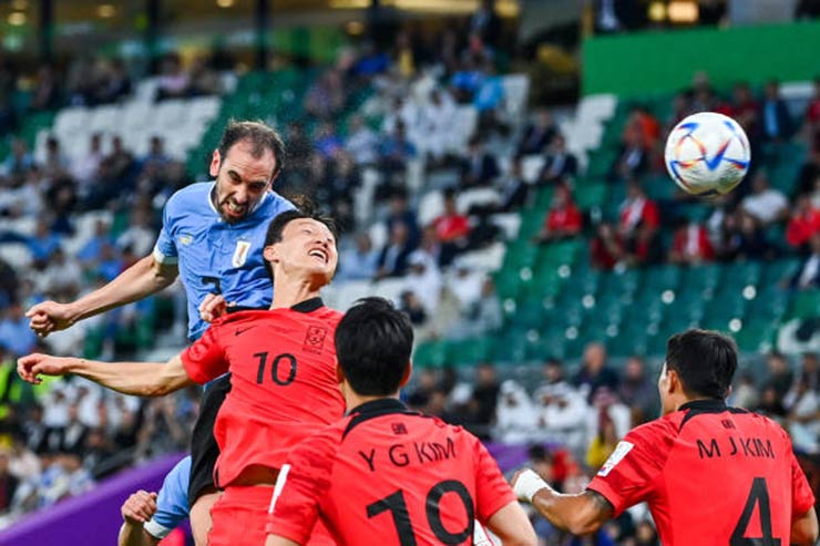 Trực tiếp bóng đá Uruguay - Hàn Quốc: 2 cú sút xa suýt thành bàn (World Cup) (Hết giờ) - 21