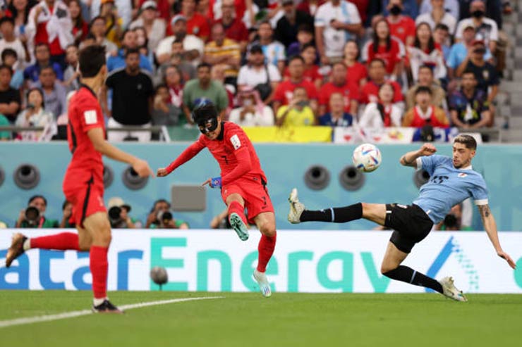 Trực tiếp bóng đá Uruguay - Hàn Quốc: 2 cú sút xa suýt thành bàn (World Cup) (Hết giờ) - 13
