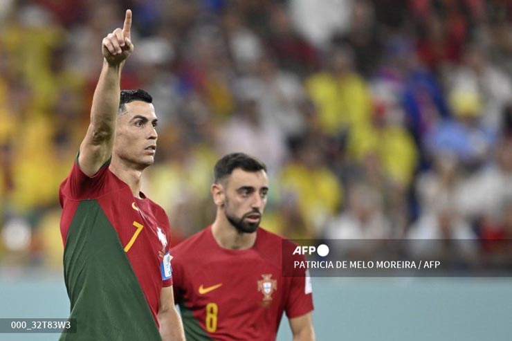 Tranh cãi Ronaldo hay Fernandes xuất sắc nhất khi Bồ Đào Nha thắng nhọc Ghana - 1