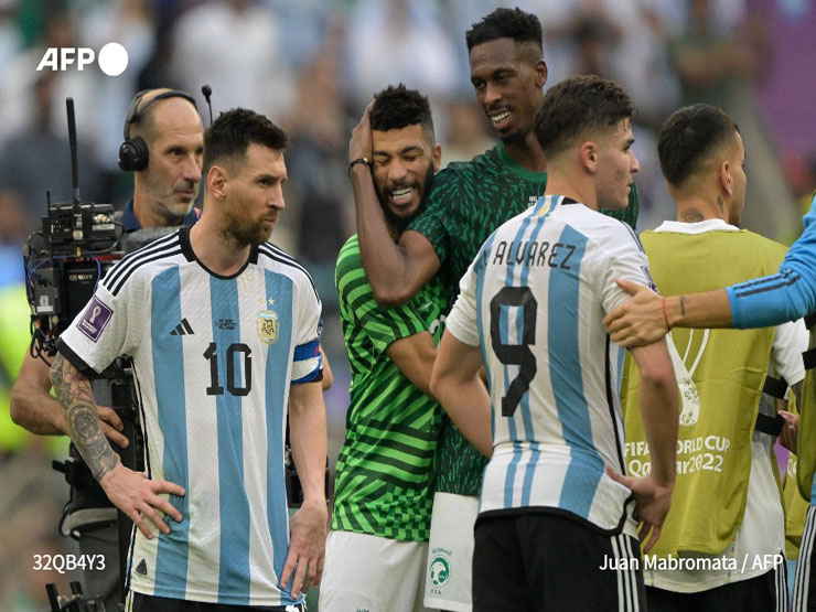 Argentina thua đau vì VAR sai, FIFA có muốn Messi bị loại sớm?