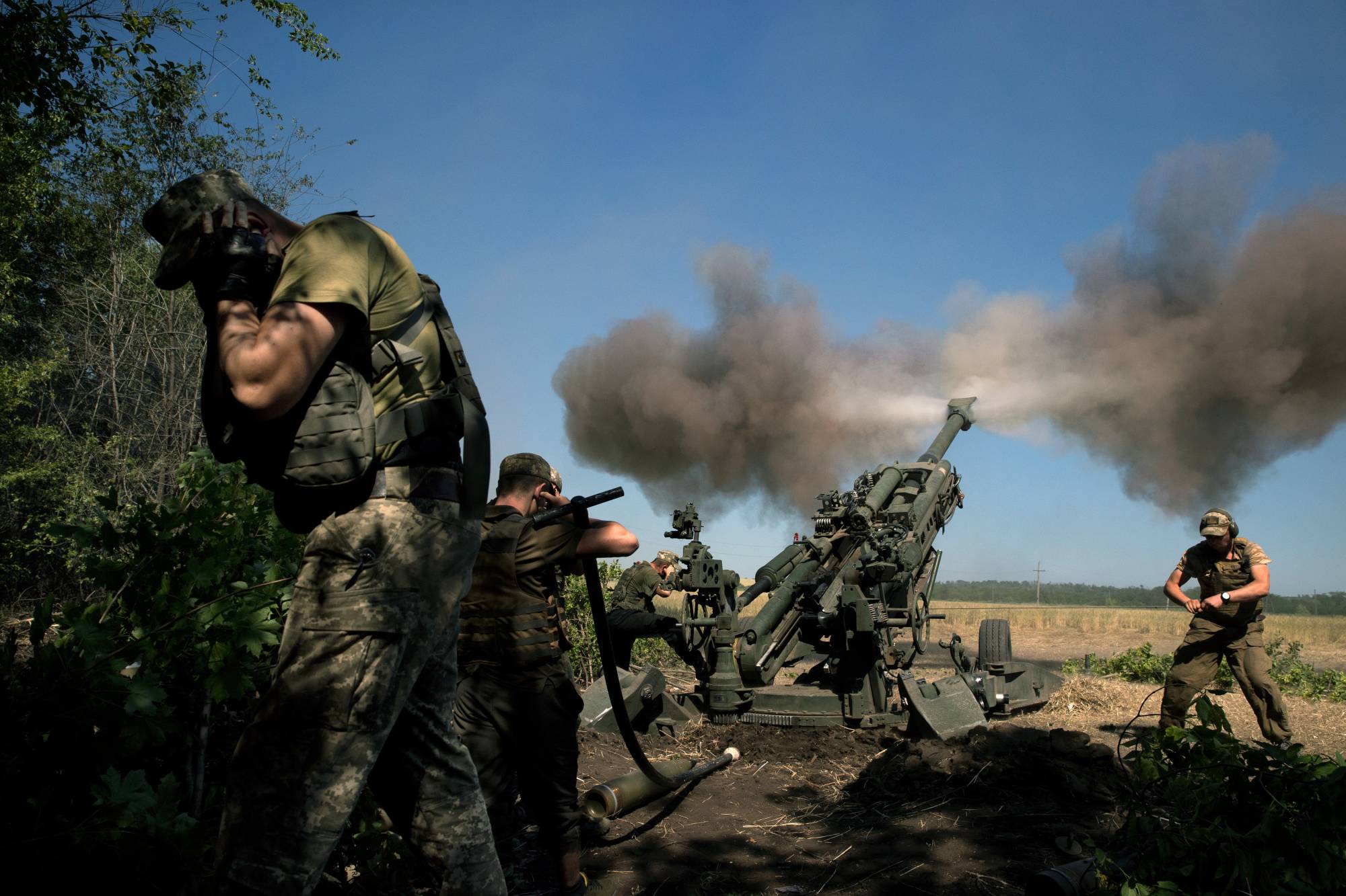 Lựu pháo M777 lộ diện điểm yếu trên chiến trường Ukraine khiến Lầu Năm Góc “đau đầu” - 1