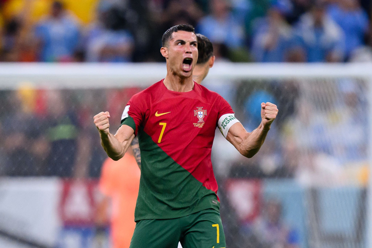 Ronaldo ăn mừng &#34;hụt&#34; đầy cảm xúc, tiếc nuối kỷ lục ghi bàn cho Bồ Đào Nha - 1