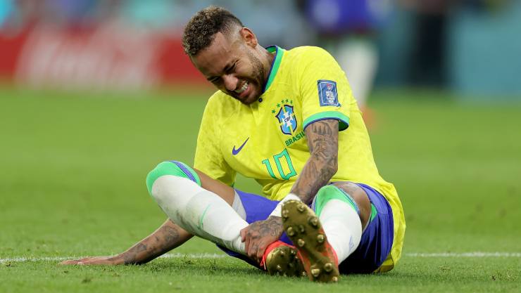 Ngỡ ngàng tin sốc Neymar chấn thương nặng nghỉ hết World Cup, Brazil đang giấu thông tin? - 1